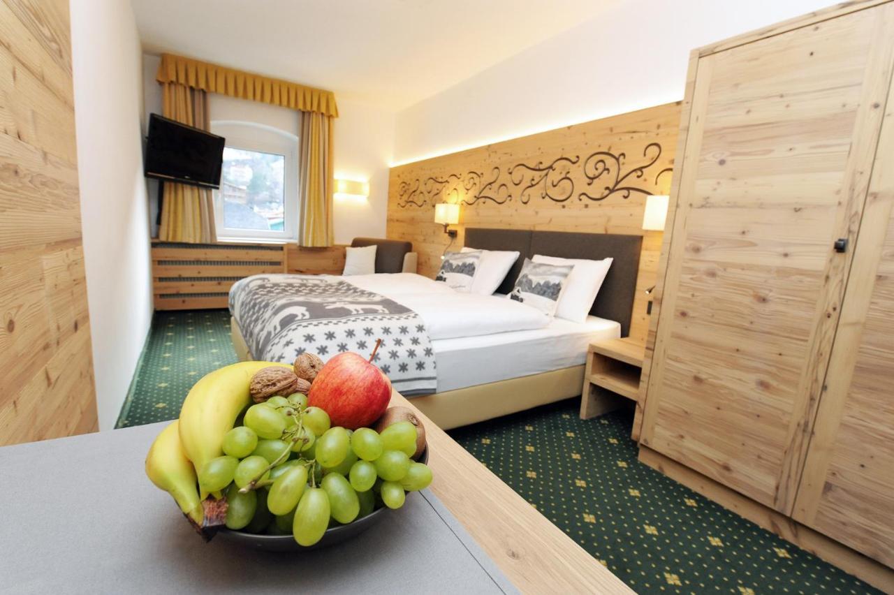 אורטיסיי Hotel Maria מראה חיצוני תמונה