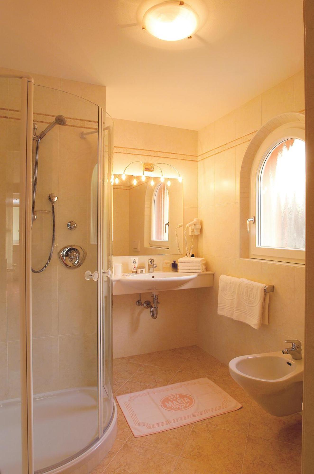 אורטיסיי Hotel Maria מראה חיצוני תמונה