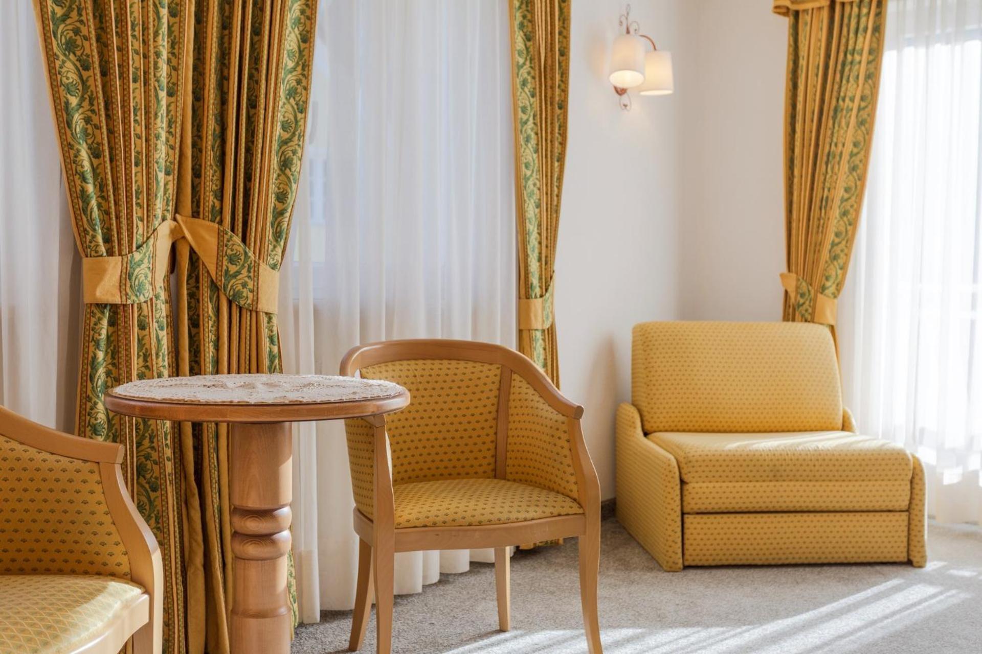 אורטיסיי Hotel Maria מראה חיצוני תמונה