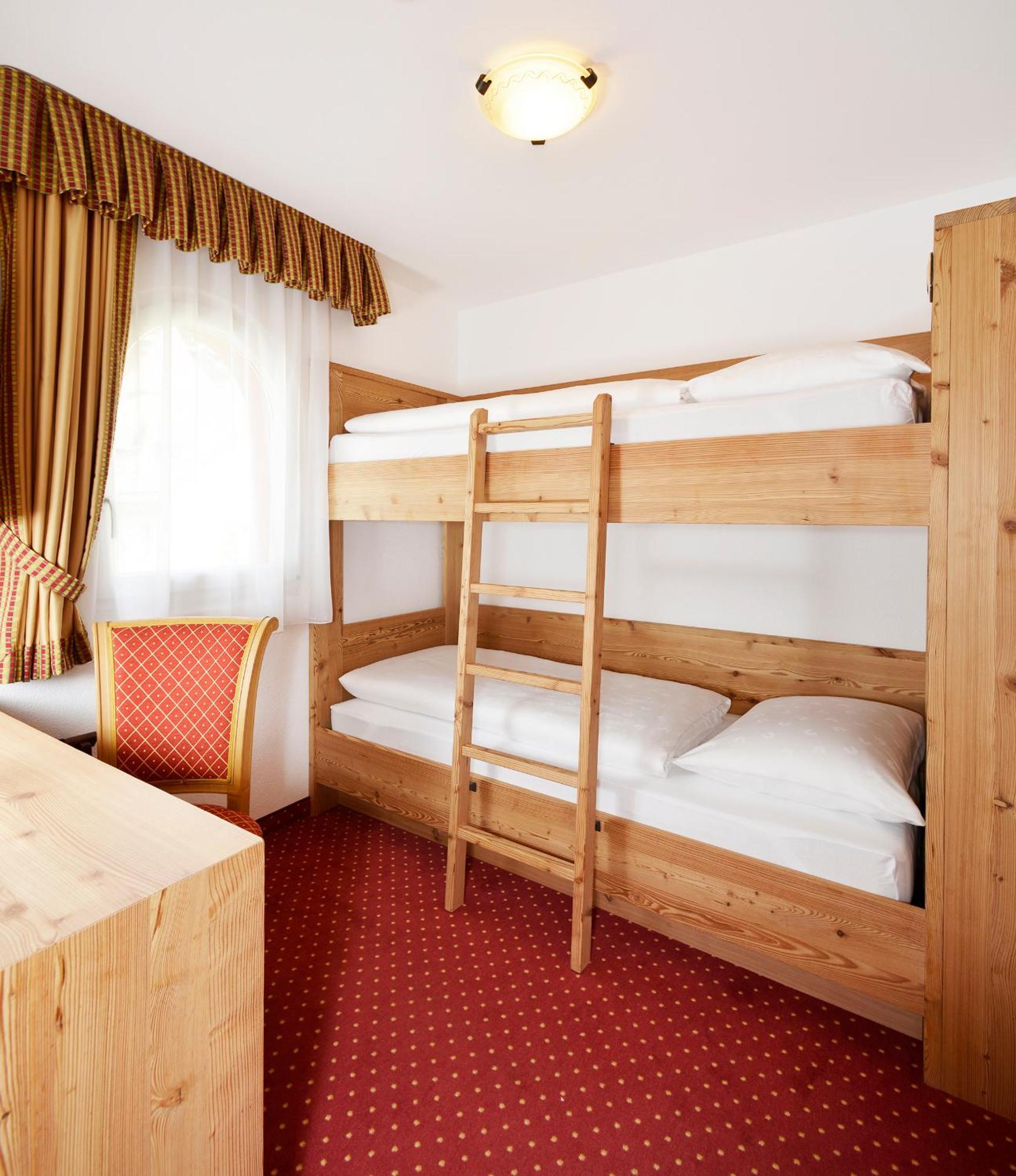 אורטיסיי Hotel Maria מראה חיצוני תמונה