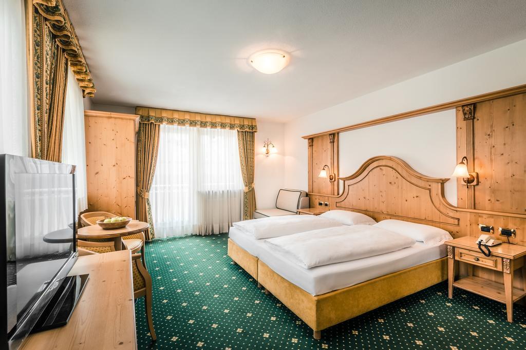 אורטיסיי Hotel Maria מראה חיצוני תמונה