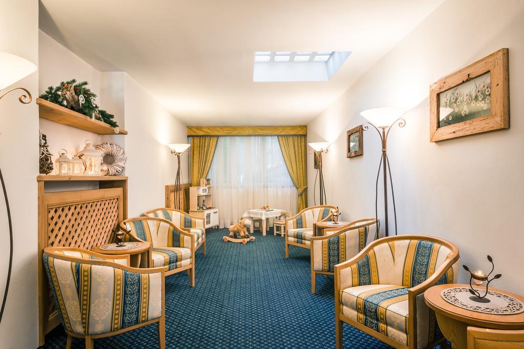 אורטיסיי Hotel Maria מראה חיצוני תמונה