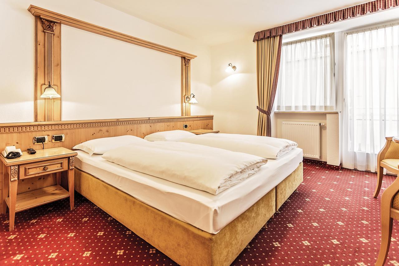 אורטיסיי Hotel Maria מראה חיצוני תמונה
