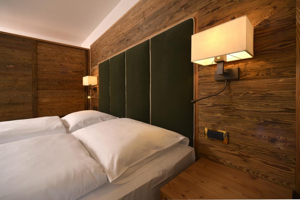 אורטיסיי Hotel Maria מראה חיצוני תמונה